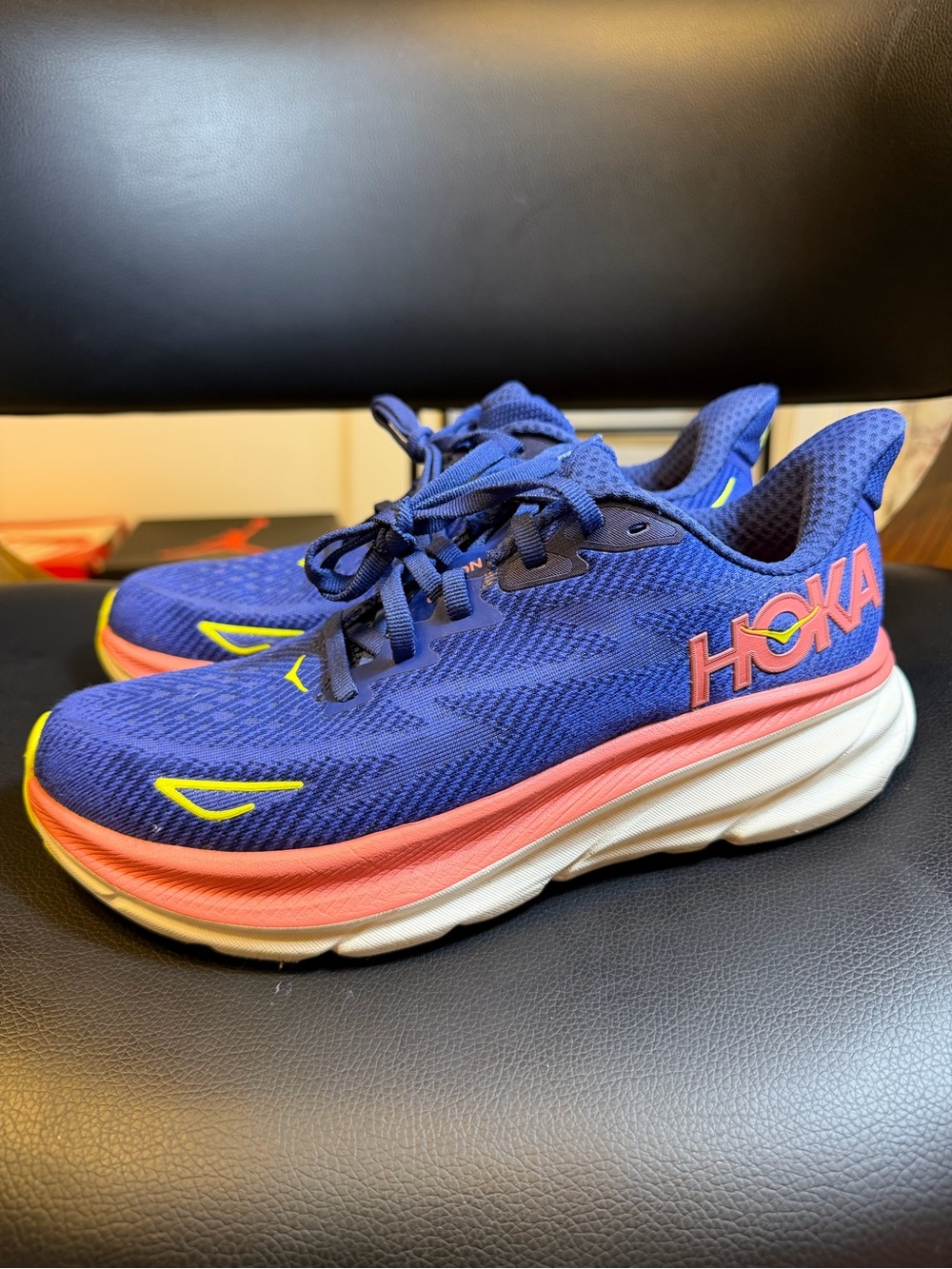 Hoka Women's Clifton 9 everyday road running sneaker 6.5B